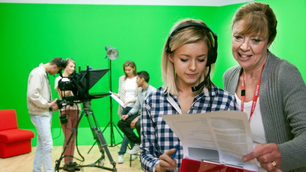 12 Important Tips For Directing Actors On A Film Set