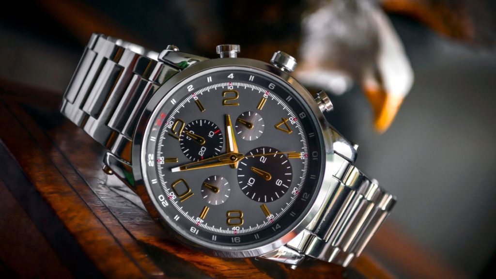 A Great Guide to Wristwatches: How to Choose a Watch ... To find your perfect watch, be sure to choose one with functions that suit your needs.