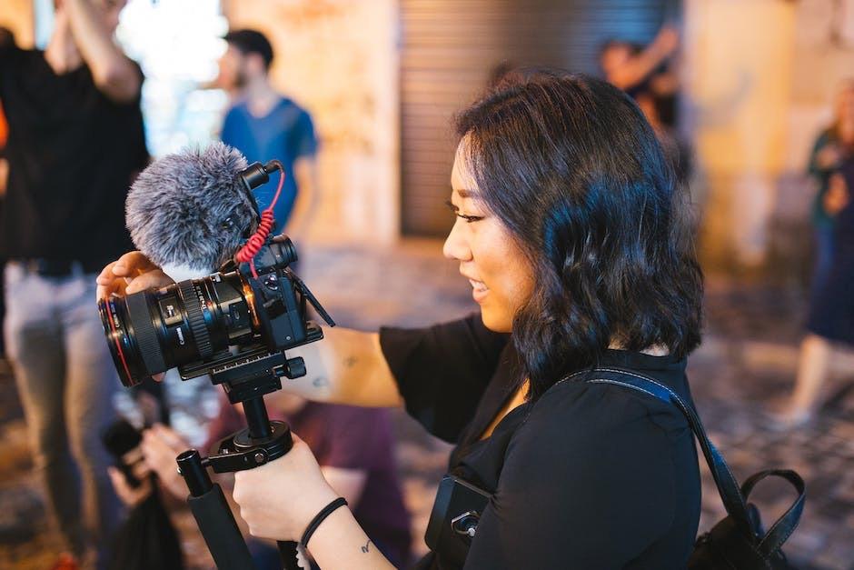 Alt text suggestion: “Canon EOS 5D Mark VI DSLR camera for filmmakers on Amazon”
